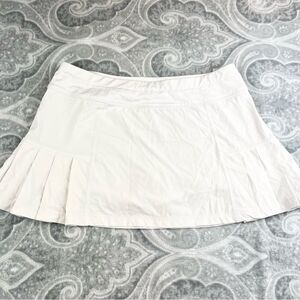 Athleta pleated white tennis skirt